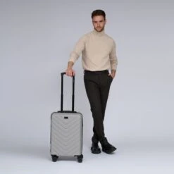 Essentials 07 CABIN 4 Rollen Kabinentrolley 55 Cm 7 Essentials 07 CABIN 4 Rollen Kabinentrolley 55 Cm -Günstiges Taschengeschäft 8252a95518be2ee31c7f6bcc2e9b8956 2